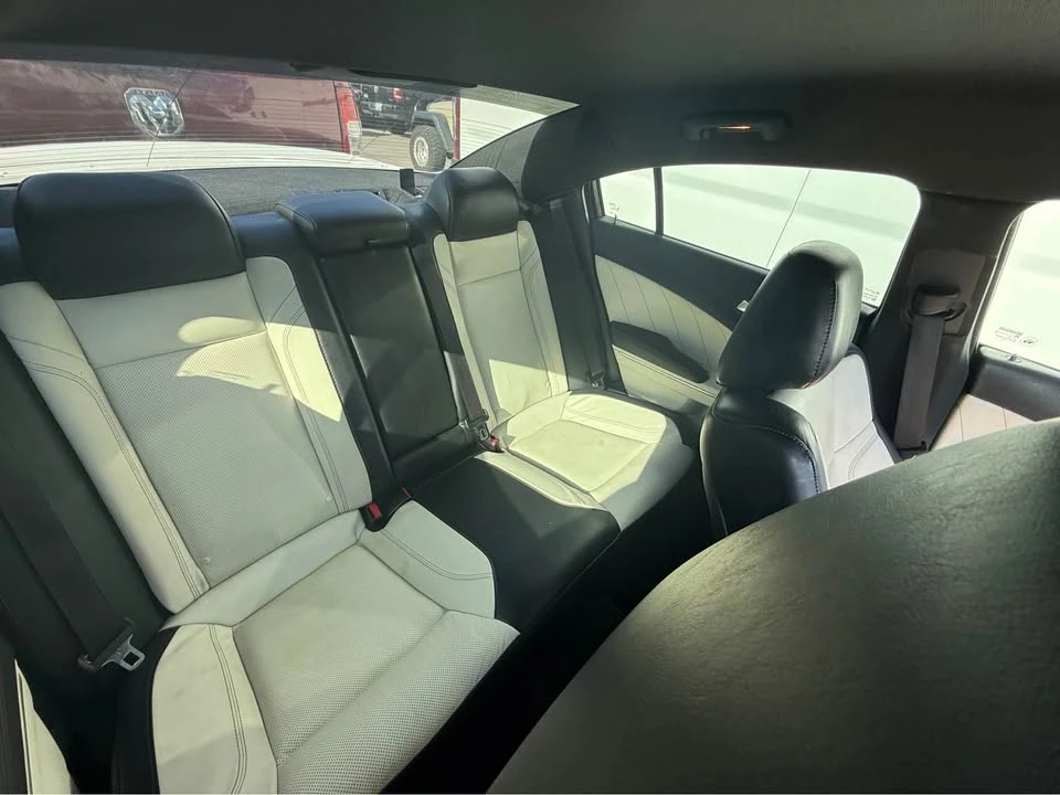 2018 Dodge Charger 7th Gen - Image 9 of 11