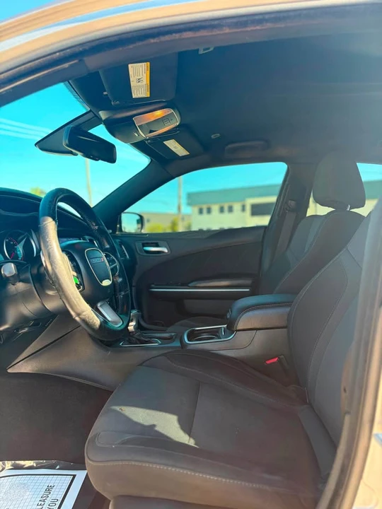 2018 Dodge Charger 7th Gen - Image 9 of 13