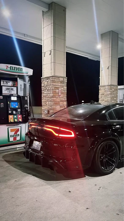 2018 Dodge Charger SRT & 392 7th Gen - Image 4 of 7
