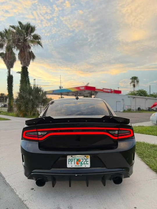 2018 Dodge Charger SRT & 392 7th Gen - Image 4 of 13