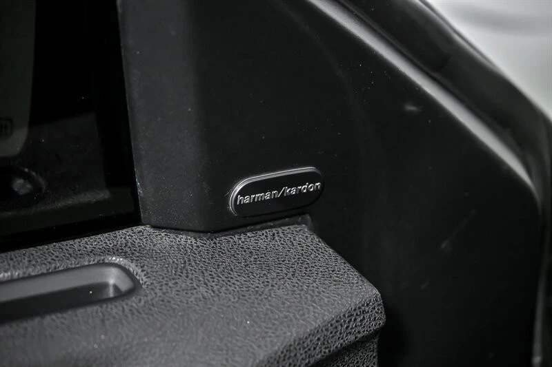 2018 Dodge Charger SRT Hellcat 7th Gen - Image 17 of 21