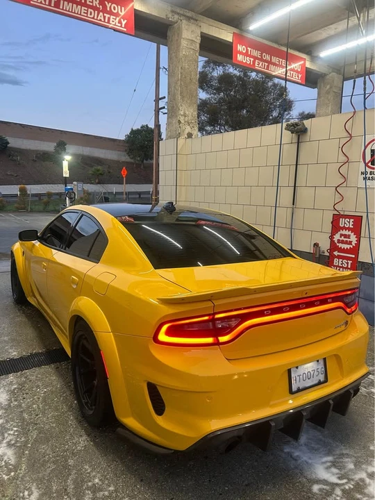 2018 Dodge Charger SRT Hellcat 7th Gen - Image 3 of 9