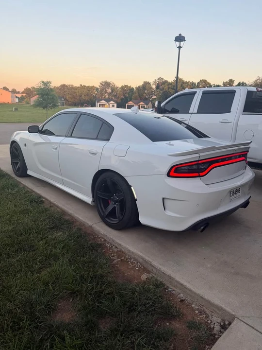 2018 Dodge Charger SRT Hellcat 7th Gen - Image 3 of 11