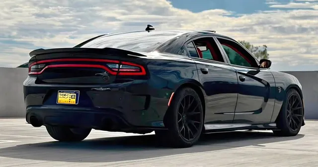 2018 Dodge Charger SRT Hellcat Sedan 4D