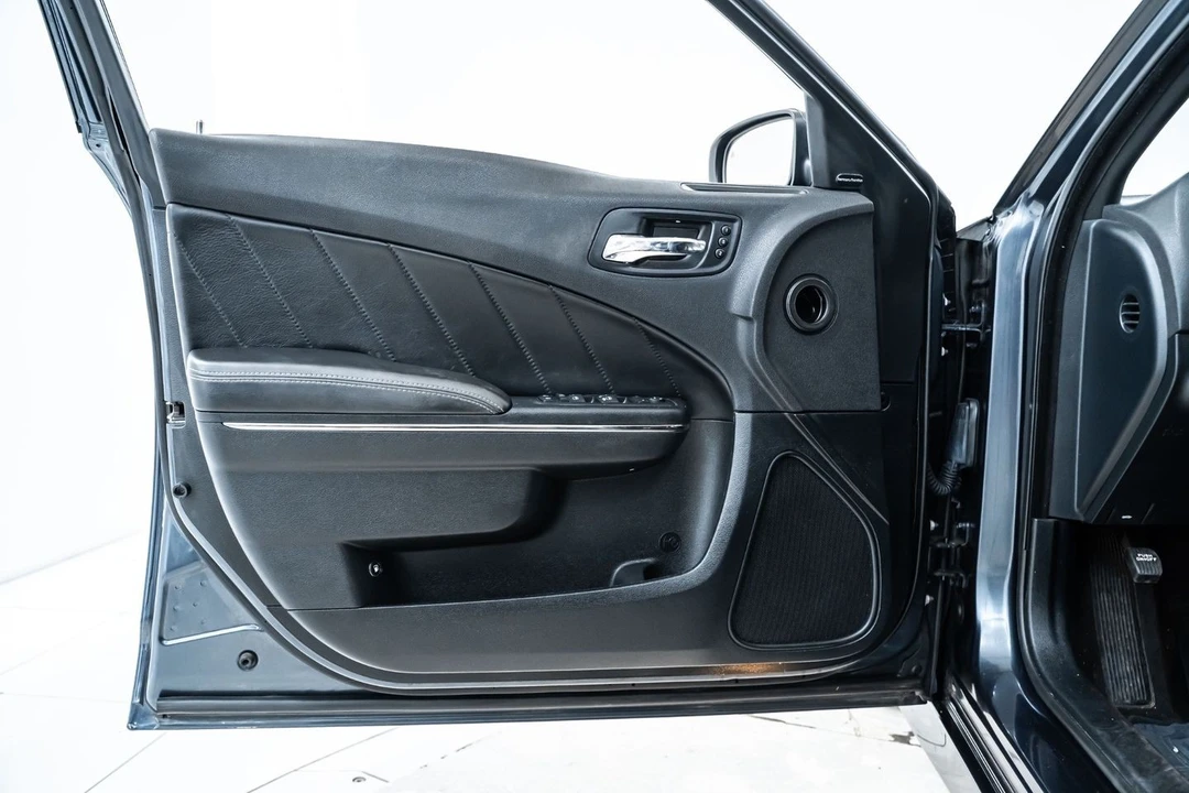 2018 Dodge Charger SRT Hellcat 7th Gen - Image 15 of 31