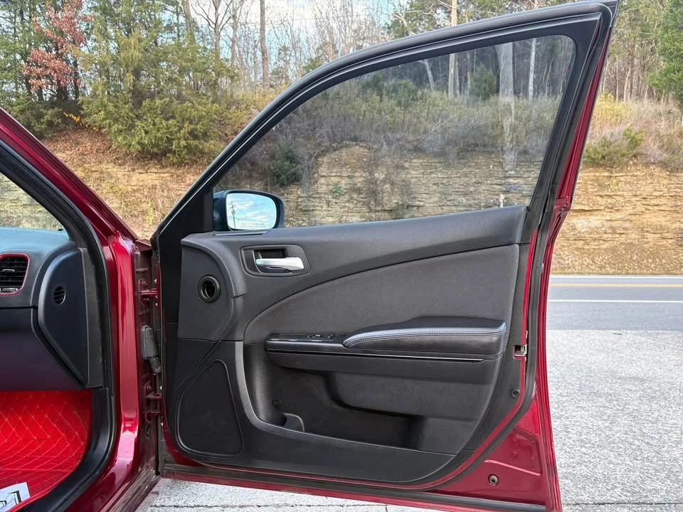 2018 Dodge Charger 7th Gen - Image 14 of 17