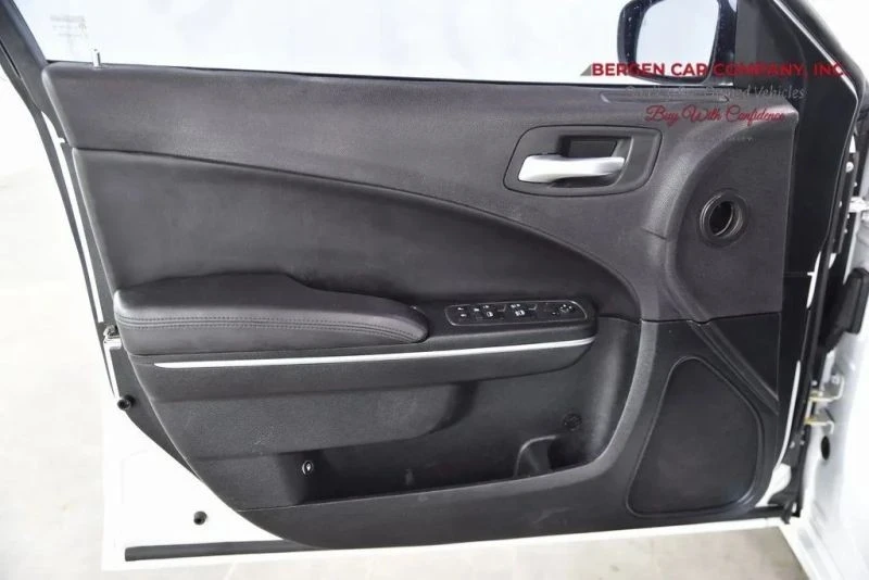 2018 Dodge Charger 7th Gen - Image 9 of 12