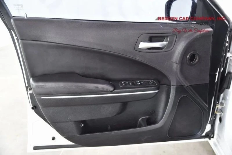 2018 Dodge Charger 7th Gen - Image 9 of 12