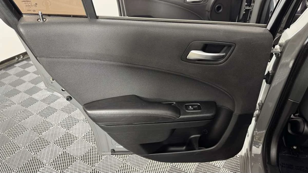 2018 Dodge Charger 7th Gen - Image 29 of 31