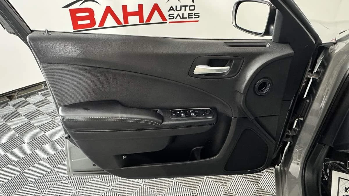 2018 Dodge Charger 7th Gen - Image 14 of 31