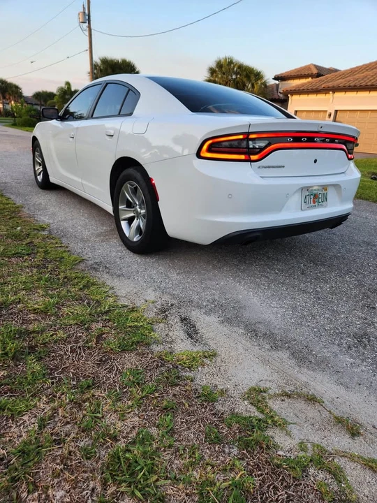 2018 Dodge Charger 7th Gen - Image 2 of 5