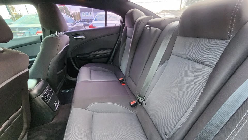 2018 Dodge Charger 7th Gen - Image 9 of 13