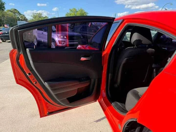 2018 Dodge Charger 7th Gen - Image 13 of 16