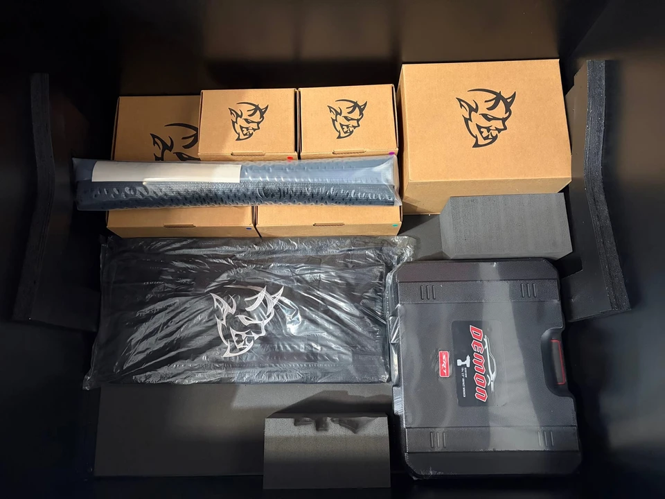 2018 Parts & Memorabilia Mechanical Components - Image 25 of 28