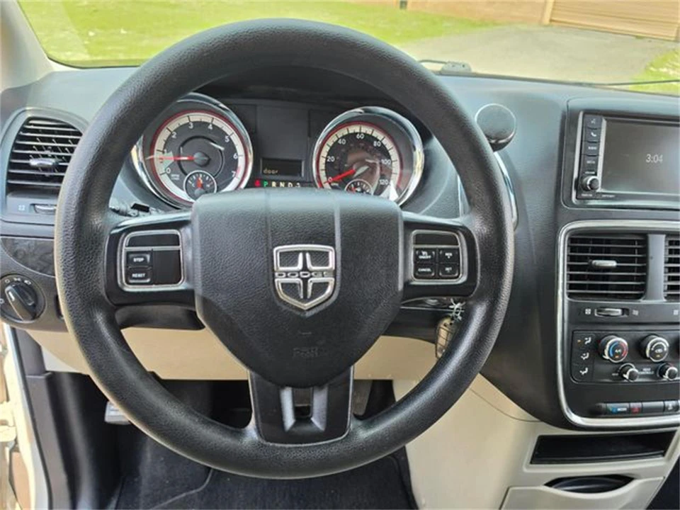 2018 Dodge Caravan - Image 17 of 31