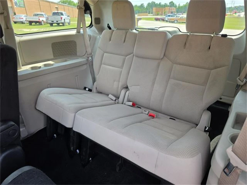 2018 Dodge Caravan - Image 28 of 31