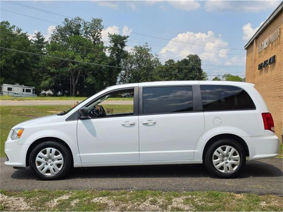 2018 Dodge Caravan - Image 12 of 31