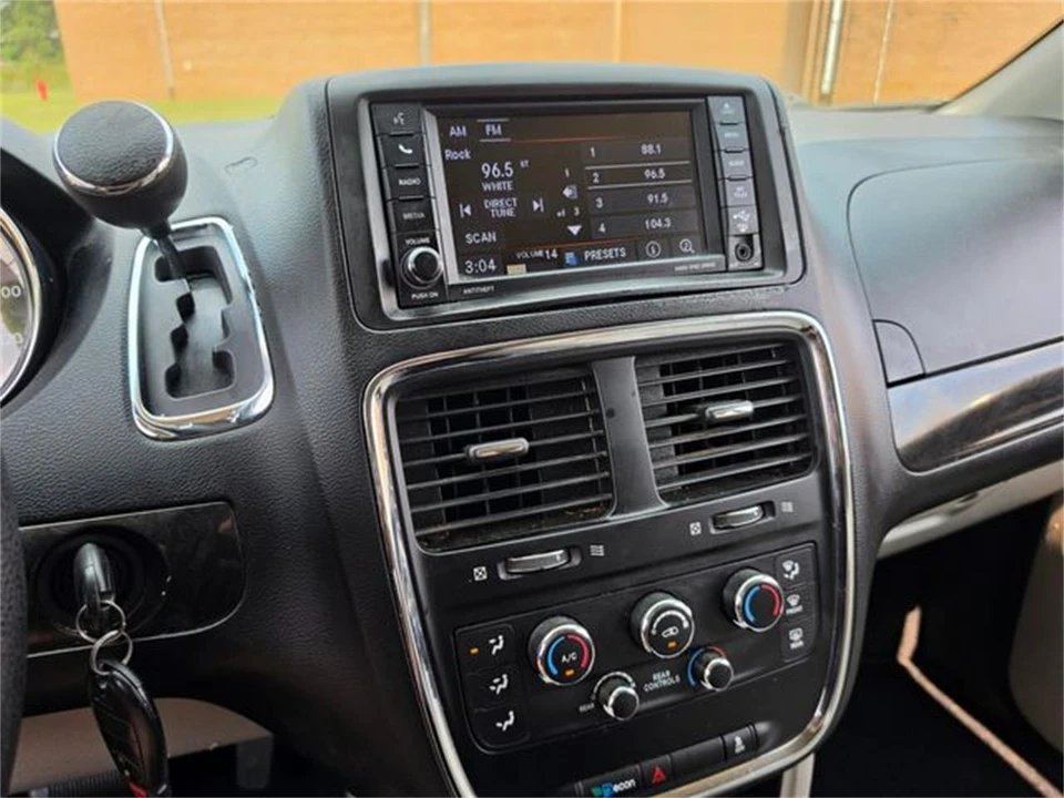2018 Dodge Caravan - Image 20 of 31