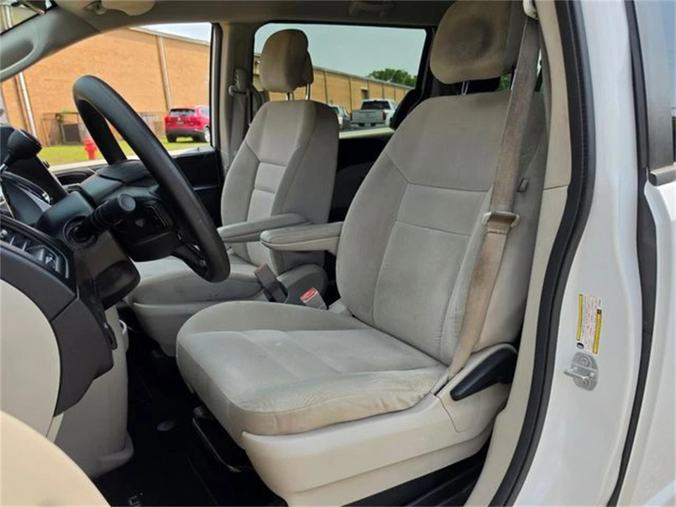 2018 Dodge Caravan - Image 14 of 31
