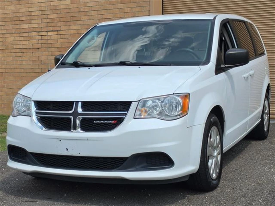 2018 Dodge Caravan - Image 2 of 31
