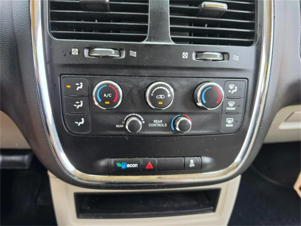 2018 Dodge Caravan - Image 22 of 31