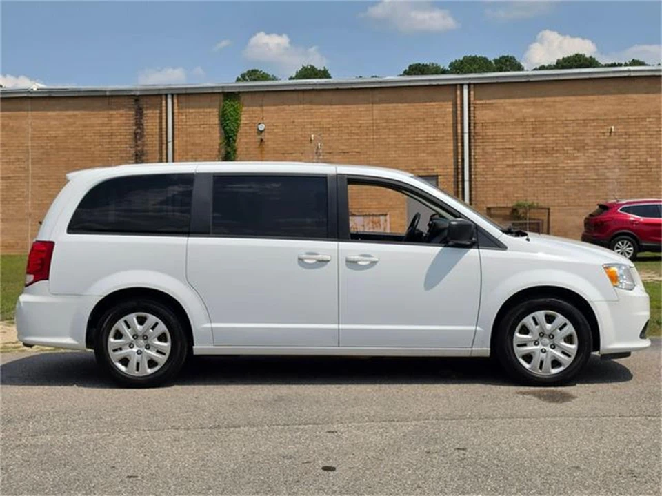 2018 Dodge Caravan - Image 6 of 31
