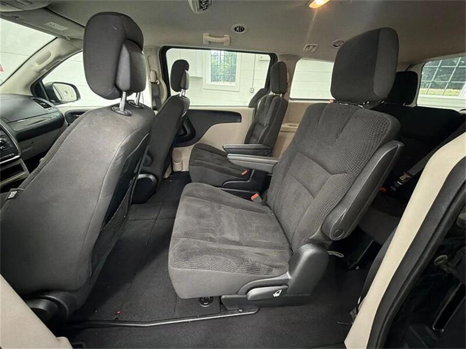 2018 Dodge Caravan - Image 12 of 16