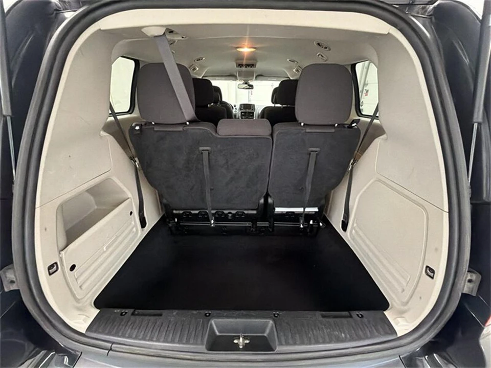 2018 Dodge Caravan - Image 15 of 16