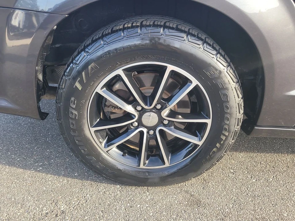 2018 Dodge Caravan - Image 5 of 12