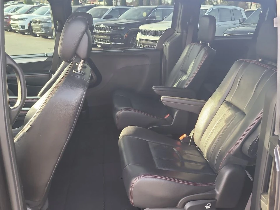 2018 Dodge Caravan - Image 10 of 12