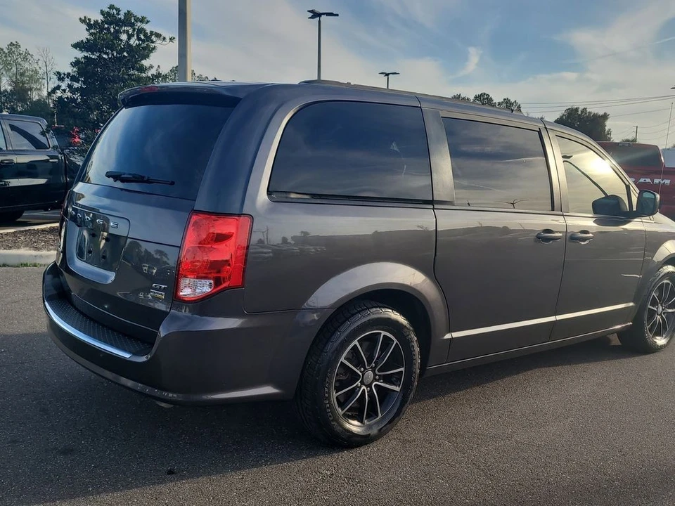 2018 Dodge Caravan - Image 4 of 12
