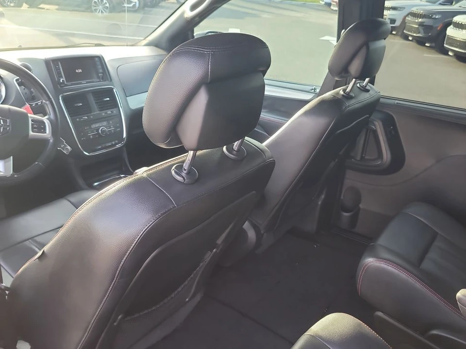 2018 Dodge Caravan - Image 11 of 12