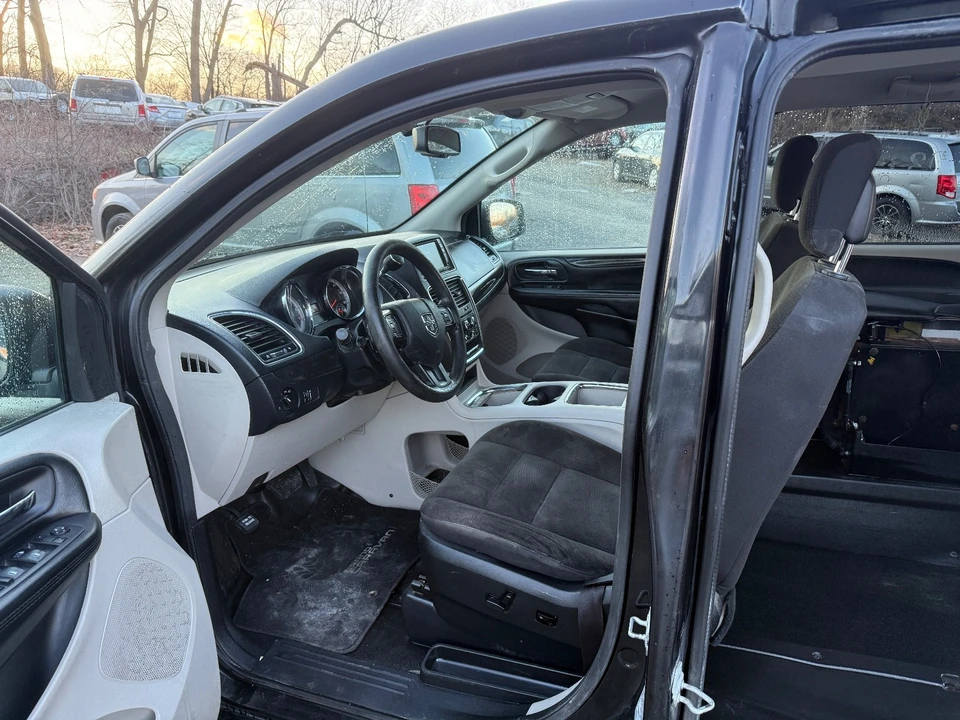 2018 Dodge Caravan - Image 10 of 20