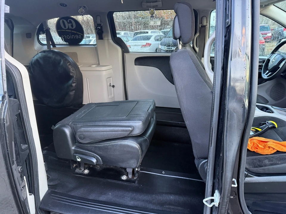 2018 Dodge Caravan - Image 15 of 20
