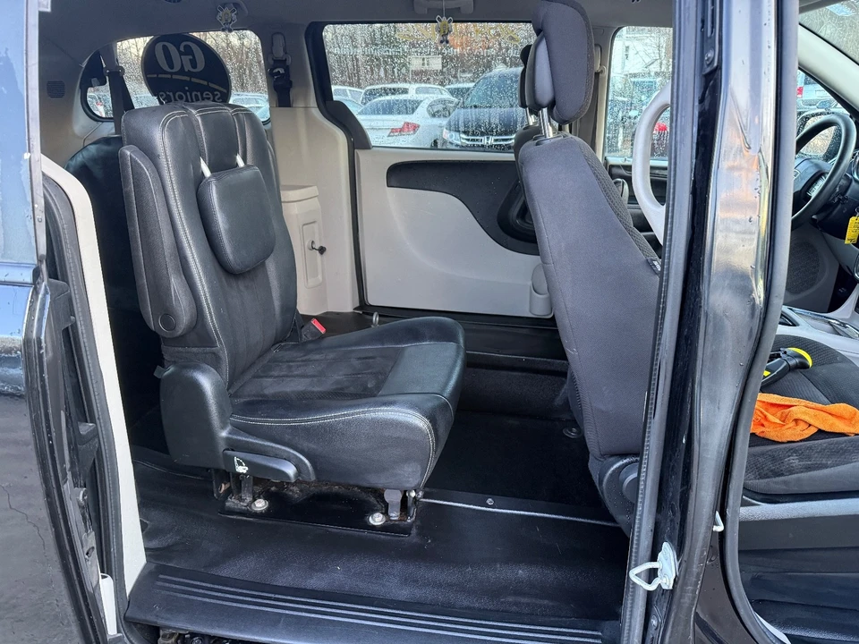 2018 Dodge Caravan - Image 14 of 20