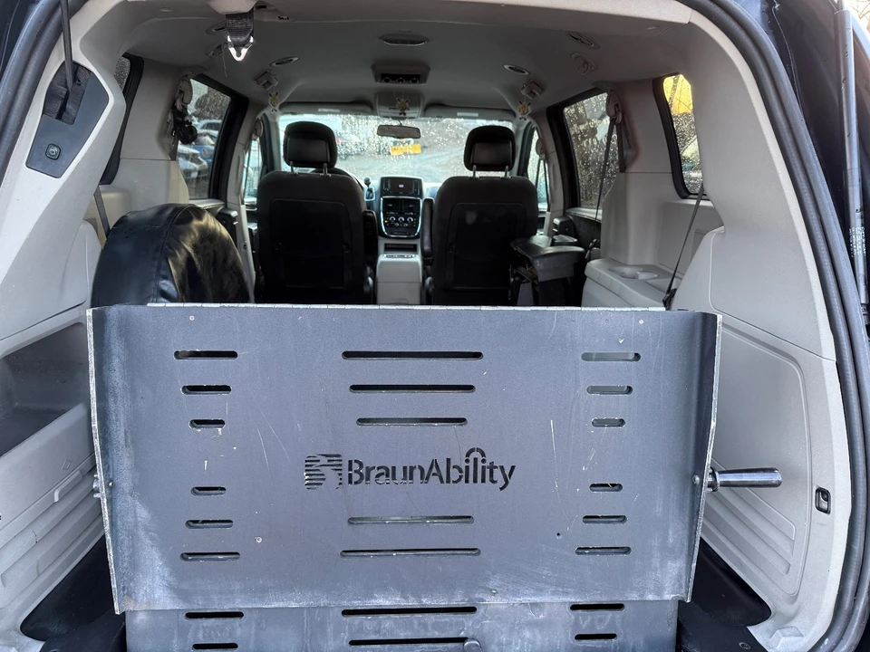 2018 Dodge Caravan - Image 18 of 20