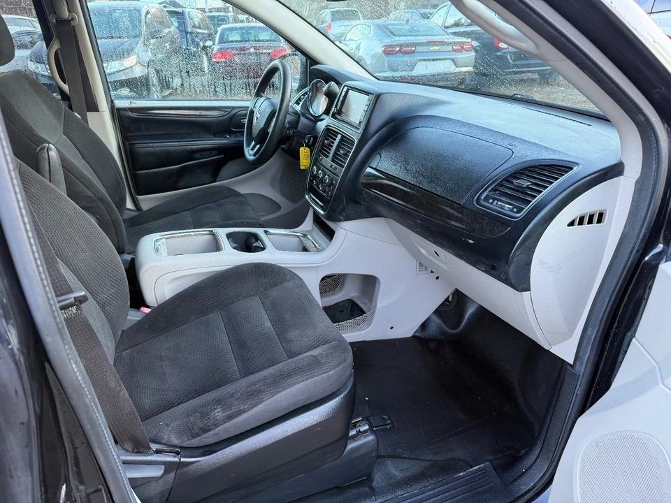2018 Dodge Caravan - Image 12 of 20