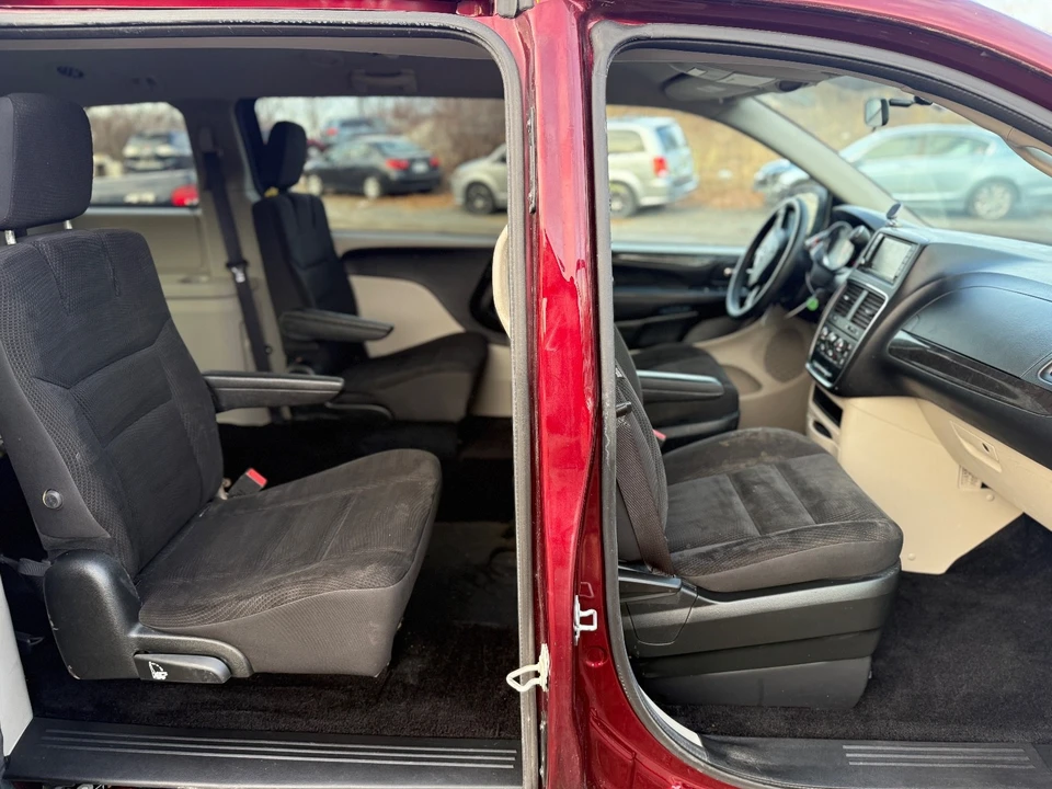 2018 Dodge Caravan - Image 13 of 20