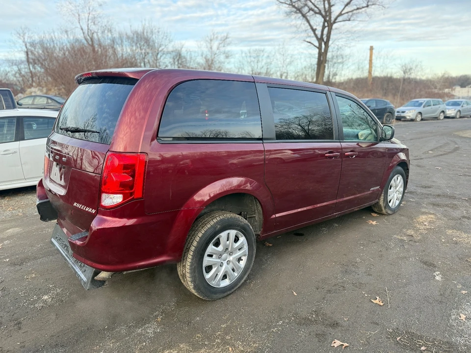 2018 Dodge Caravan - Image 6 of 20