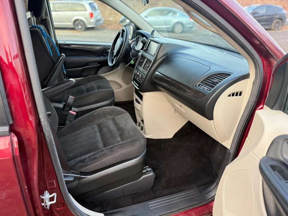 2018 Dodge Caravan - Image 18 of 20