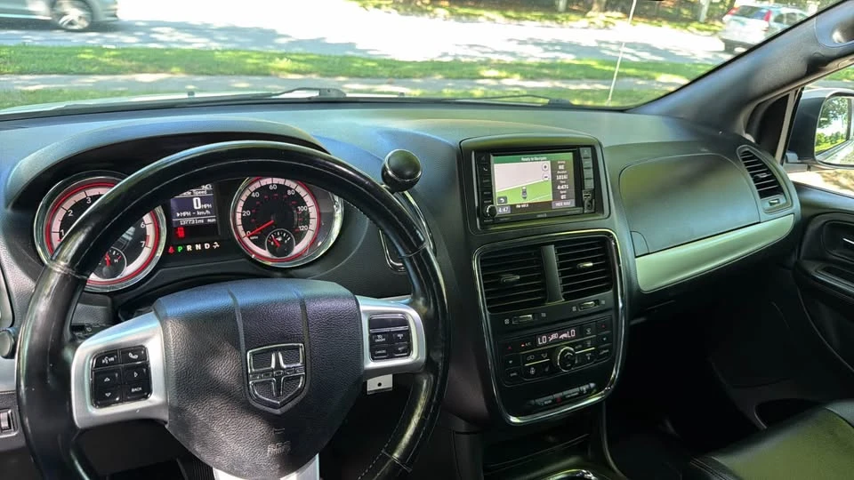 2018 Dodge Caravan - Image 10 of 11