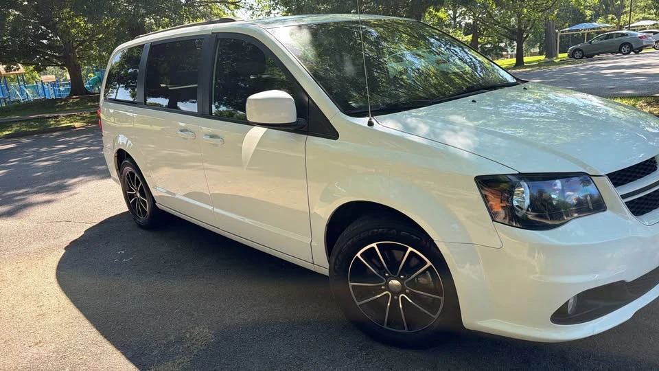 2018 Dodge Caravan - Image 3 of 11