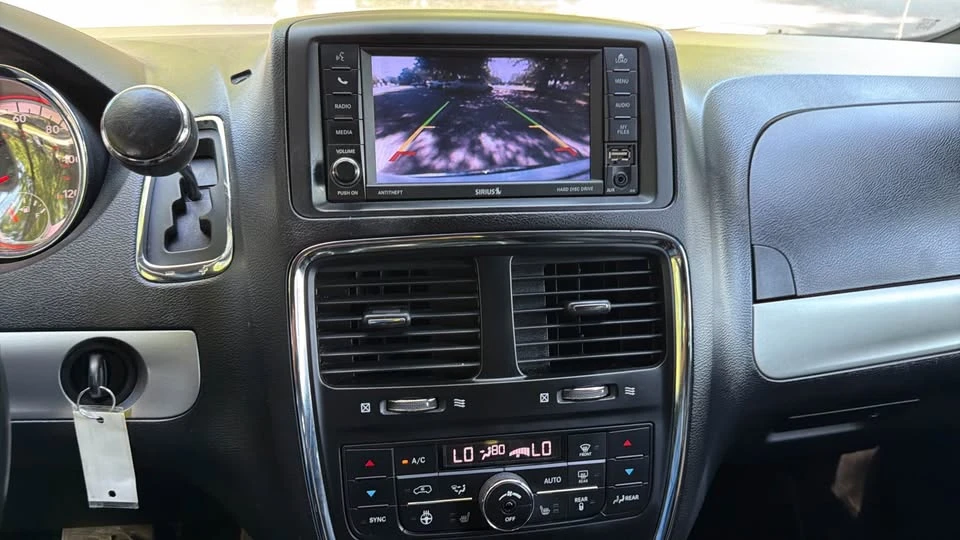 2018 Dodge Caravan - Image 5 of 11