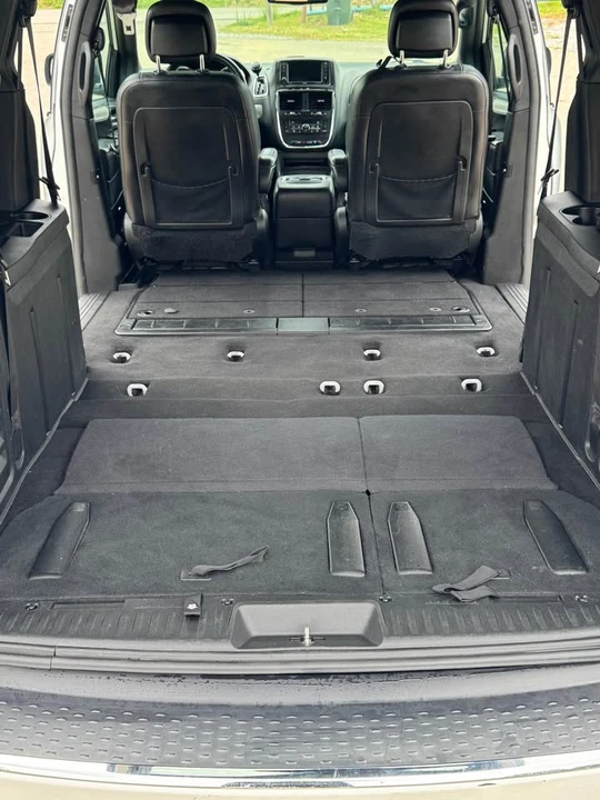 2018 Dodge Caravan - Image 10 of 18