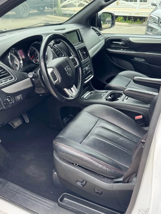 2018 Dodge Caravan - Image 7 of 18