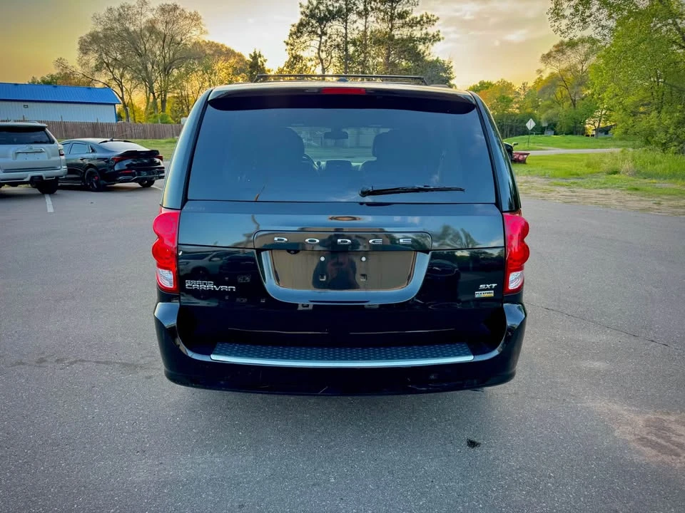 2018 Dodge Caravan - Image 6 of 19