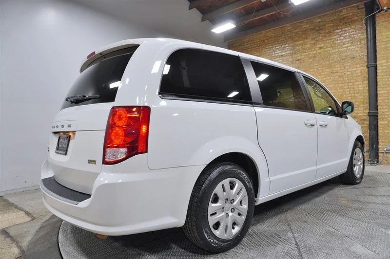 2018 Dodge Caravan - Image 10 of 12