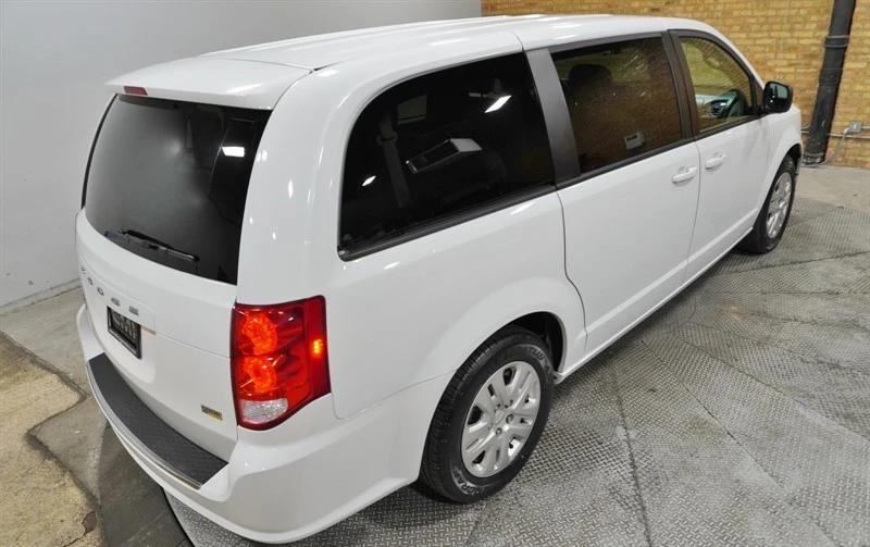 2018 Dodge Caravan - Image 11 of 12