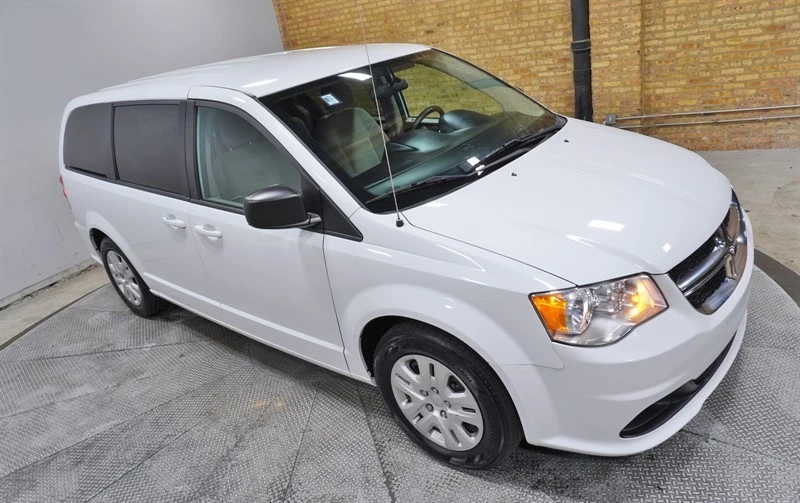 2018 Dodge Caravan - Image 7 of 12
