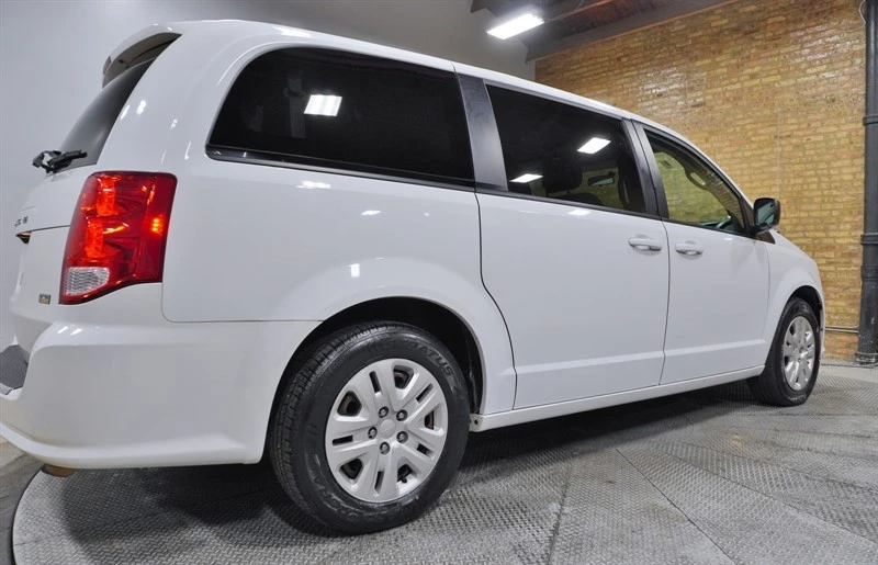2018 Dodge Caravan - Image 12 of 12